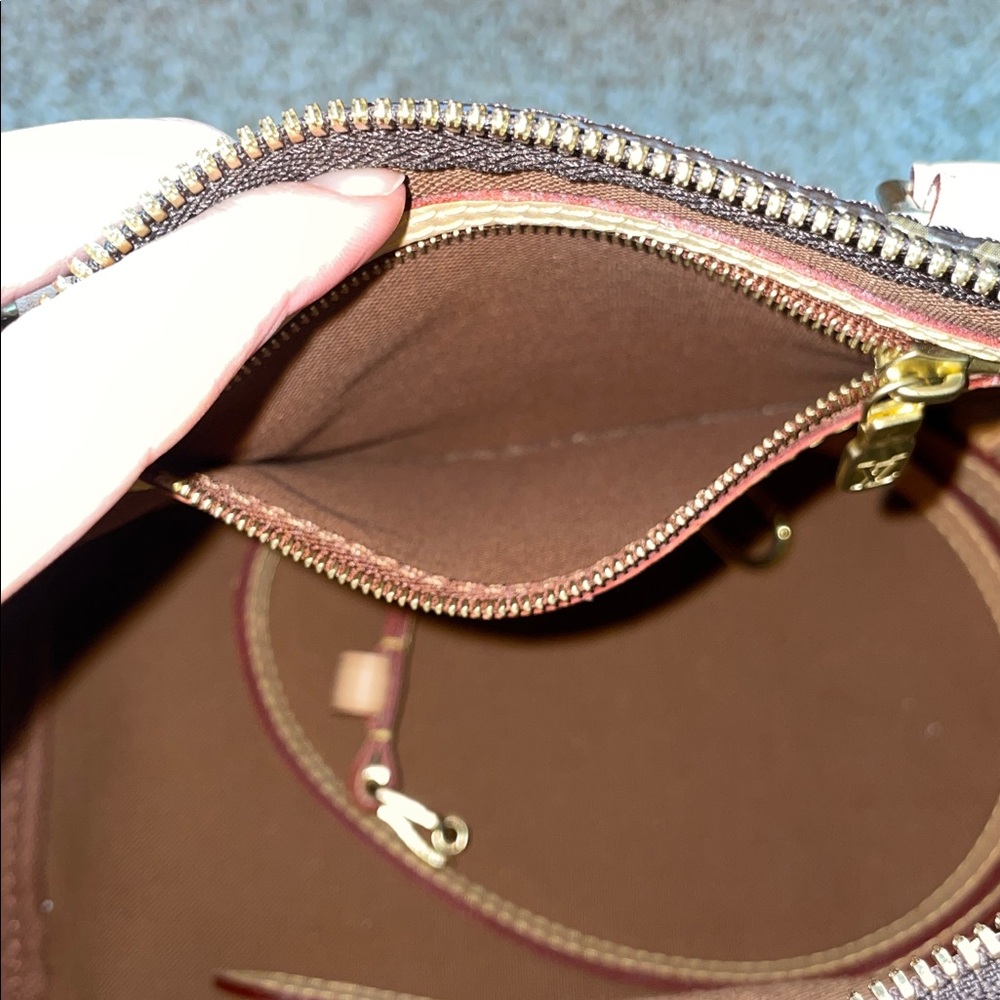 Louis Vuitton Monogram Canvas Speedy 25 Bandoulière with Natural Vachetta Trim - Picture 13 of 15